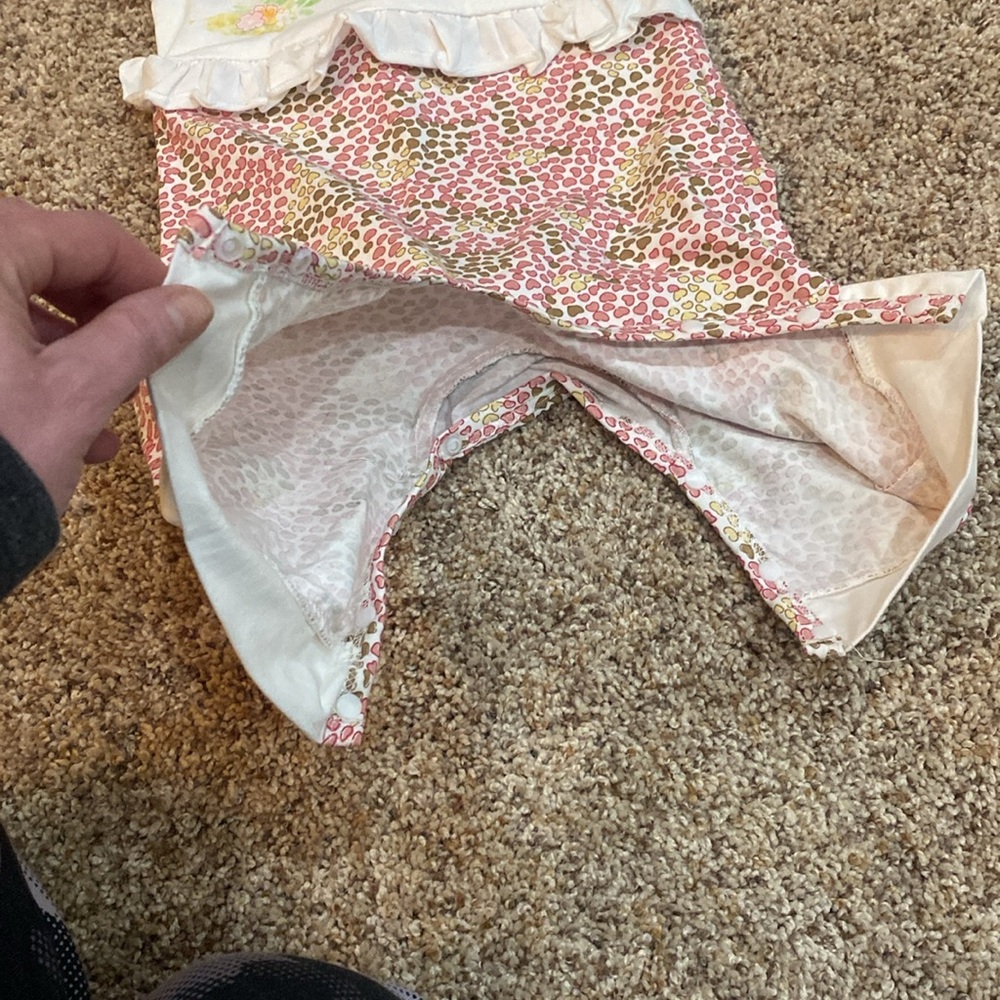 New girls romper. - Picture 4 of 5